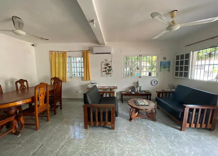 Casamaya Hostel & Diving